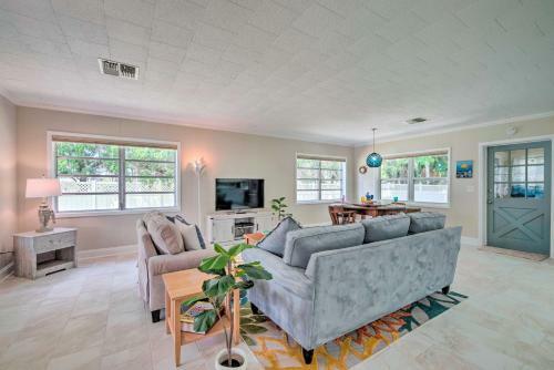 Riverview Homosassa Escape With Dock And Lanai!