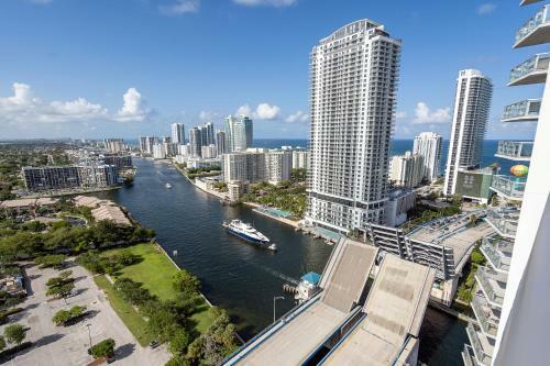 High Floor Ocean View 2 Bedroom Apartment