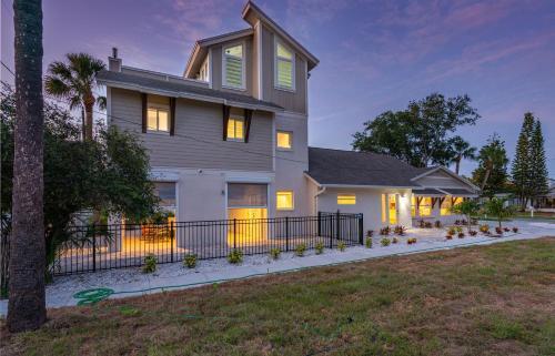 Sunset Dreams - Monthly Beach Rental Home