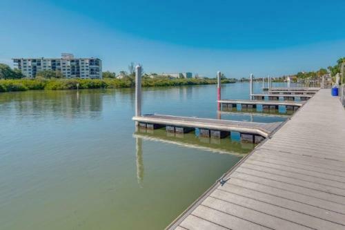 Harborside At Marker Thirty Three 2212