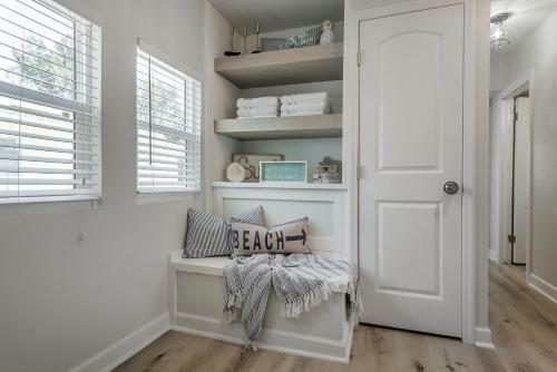 Fully Renovated Indian Rocks Beach Getaway
