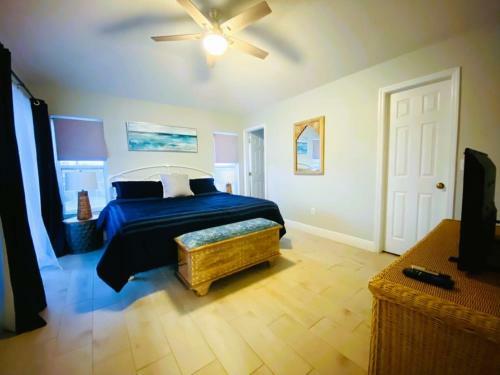 4 Bedroom Private Pool Home South Facing Pool Gem! Home