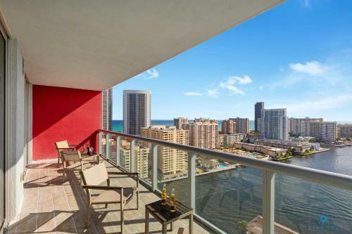 Modern Resort Balcony Views Resort W 2br Pool
