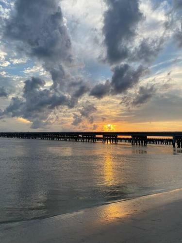 Ocean Vibes House - Your Jax Beach Getaway