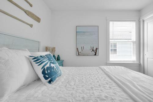 Stunning Coastal Retreat - A Few Short Blocks From The Ocean