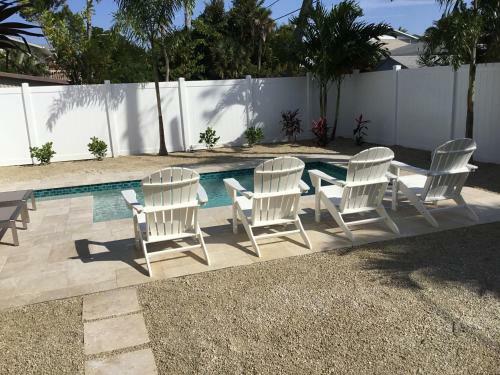 Ami Sand Dollar - 6403 B Holmes