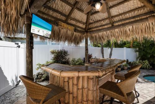 Tiki Cottage - 303 - 64th Street Unit B