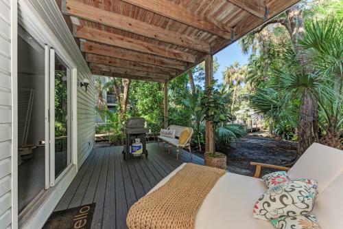 Island Serenity - 6250 Holmes #54