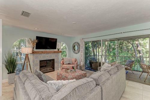 Island Serenity - 6250 Holmes #54