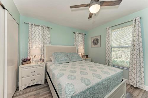 Island Serenity - 6250 Holmes #54