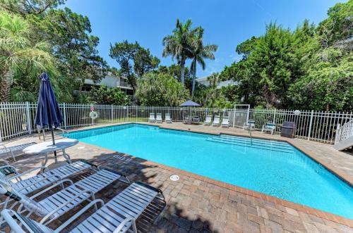 Island Serenity - 6250 Holmes #54