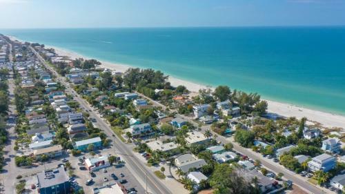 Sandy Toes - 3008 Gulf Drive Unit B