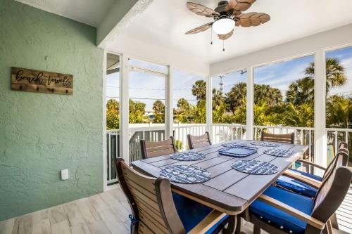 Royal Palm - 5701 Holmes Blvd Unit A