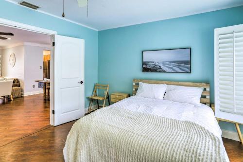 Bright Largo Getaway With Private Pool And Grill!
