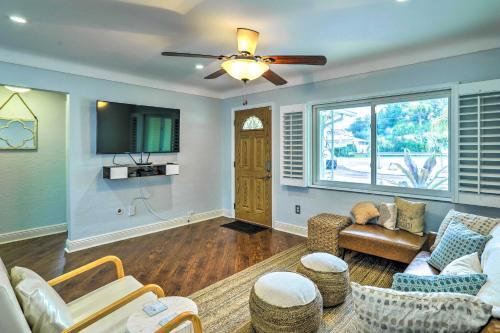 Bright Largo Getaway With Private Pool And Grill!