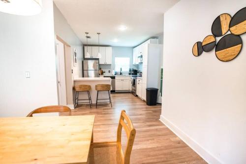 Renovated 3br Home Near Murray Hill - Sleeps 8