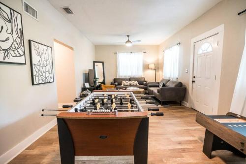 Renovated 3br Home Near Murray Hill - Sleeps 8