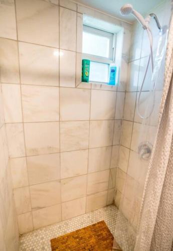 Renovated 3br Home Near Murray Hill - Sleeps 8