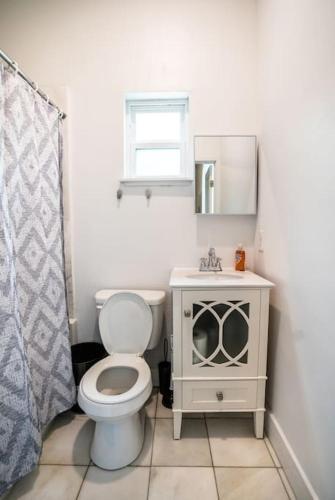 Renovated 3br Home Near Murray Hill - Sleeps 8