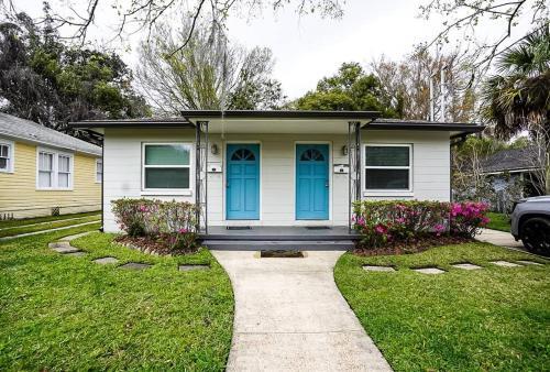 Renovated Riverside Retreat 2br 1ba - Avondale Area #1