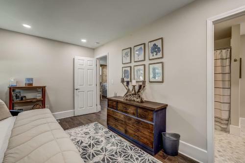 Cozy Riverside Villa - Walkable To Bars & Restaurants