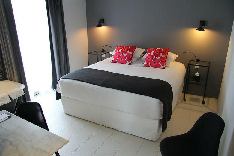 Pont Levis Hotel