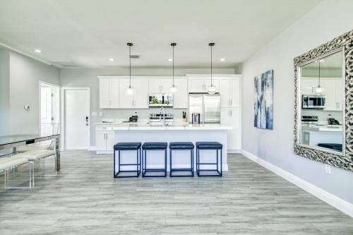 484 Nw 40th Ct