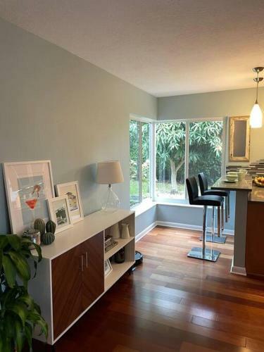Waterfront Tropical Oasis In Wilton Manors