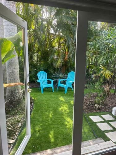 Waterfront Tropical Oasis In Wilton Manors