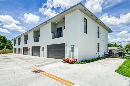 492 Nw 40th Ct