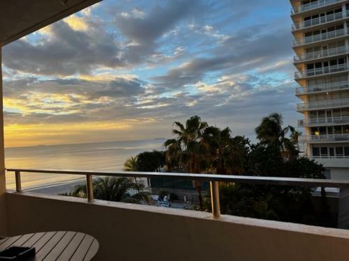 Hotel Tiki Sunset Retreat