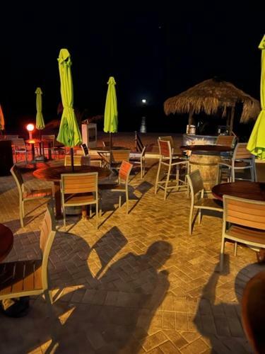 Hotel Tiki Sunset Retreat