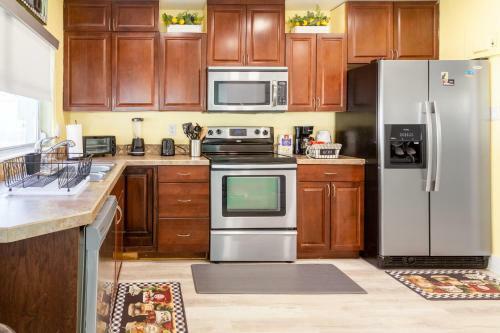 ?excellent Location! Beautiful Relaxing Home