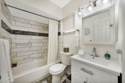 Apartamento Lovely 1 Bedroom Unit With Work Station