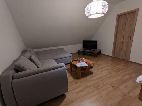 Gro�es Zimmer Mit Eigenem Bad/flur
