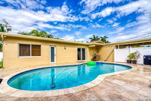 Hollywood Villa Close To The Beach W/heated Pool