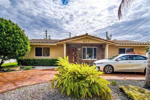 Hollywood Villa Close To The Beach W/heated Pool