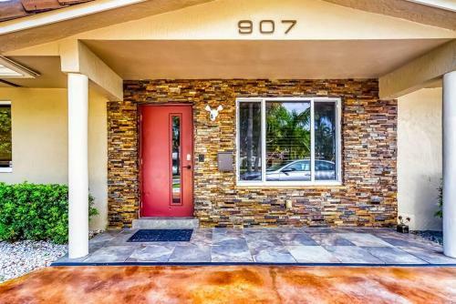 Hollywood Villa Close To The Beach W/heated Pool