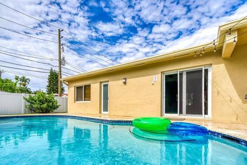 Hollywood Villa Close To The Beach W/heated Pool