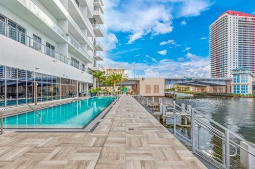 Apartamento Millionare Apt 3809 Hyde Beach. 2bd/2ba Direct Ocean View!