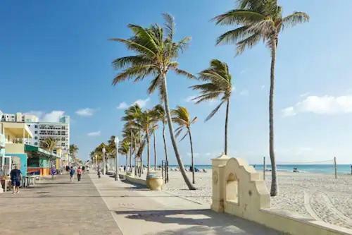 Apartamento Beachy 1-1 Suite With A Pool!