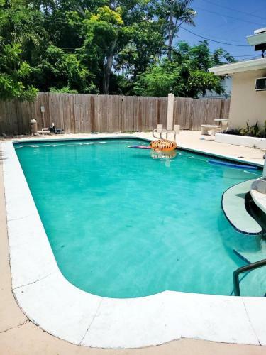 Apartamento Beachy 1-1 Suite With A Pool!