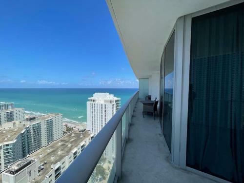 Amazing Views In A Dream Apartment By Rent4us