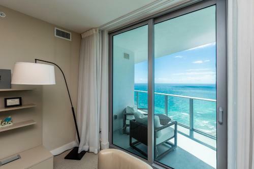 Amazing Apartments At H Resort & Residences