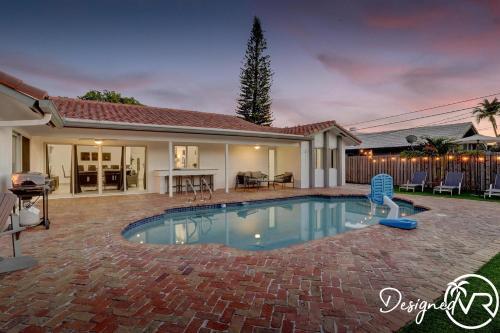 6br Tropical Oasis With Private Heated Pool & Gameroom