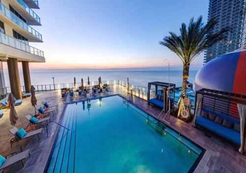 5 Amenities Insane Ocean View Balcony Beachfront