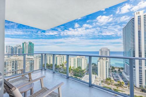 2bd/2ba Million Apartment 2101. Direct Ocean View