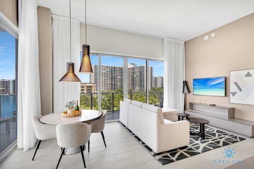 Luxury 5 Apartment 2 Bedroom Infinity Edge Pool