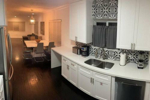 Hollywood House With Jacuzzi