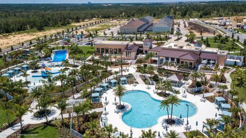 Stunning Villa W Private Poolspa & Game Room